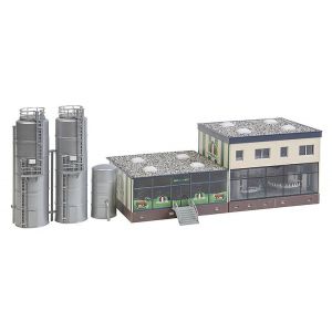 Zuivelfabriek met silo's